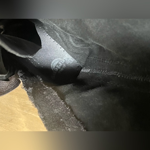 Dr. Martens Women  Smooth Black Leather Knee High  Boots Sz 8 - Picture 9 of 13